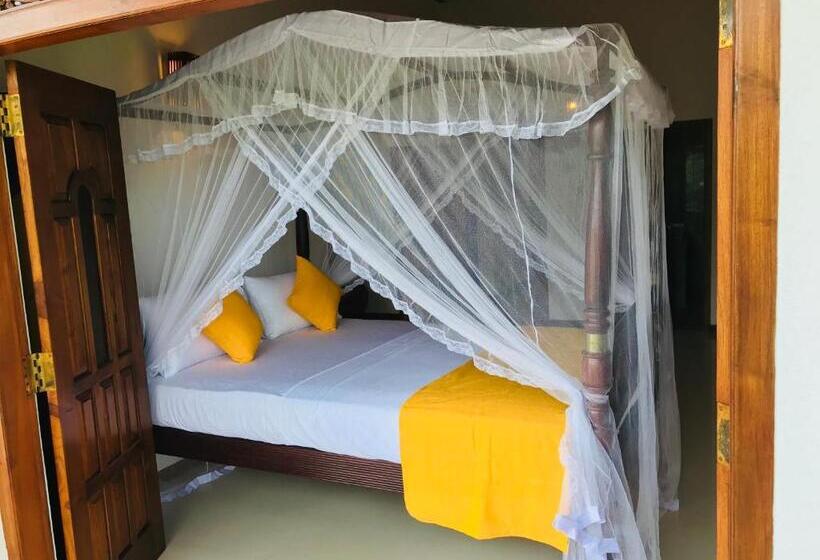 פנסיון Neli Guests House