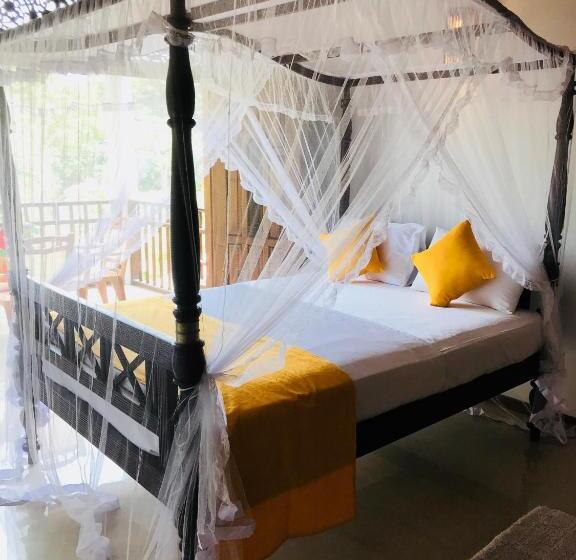 פנסיון Neli Guests House