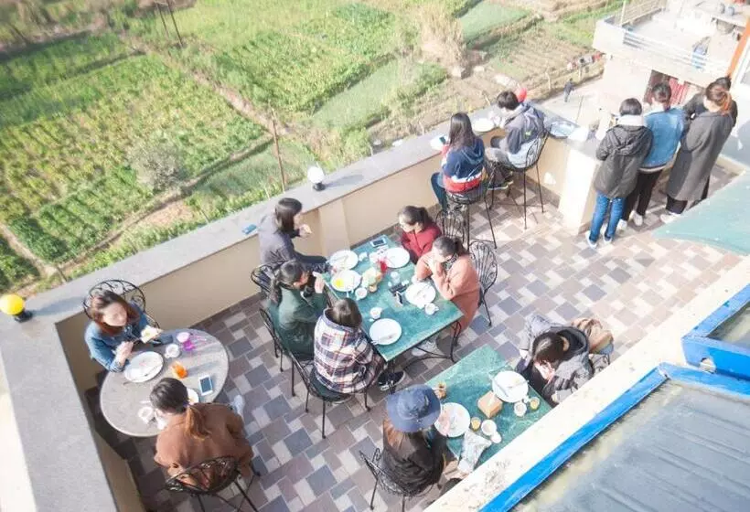 پانسیون Be Here Now