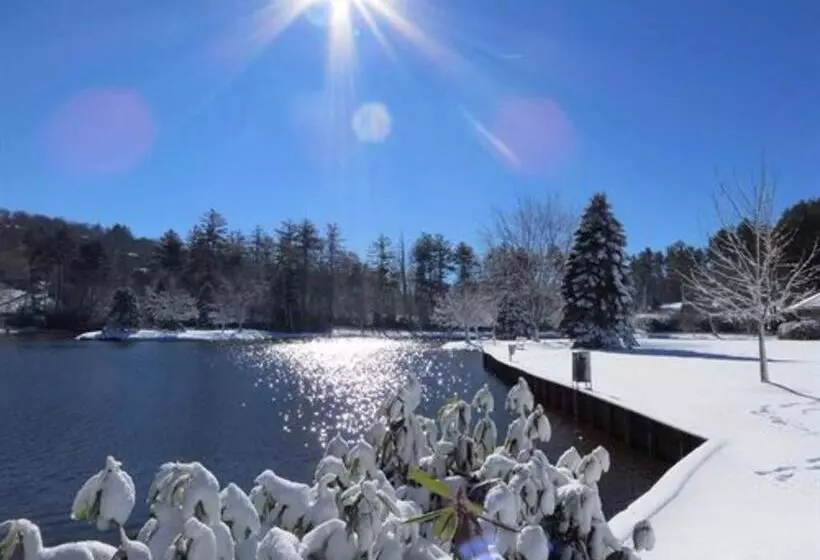 Retkeilymaja Bob Timberlake Inn At Chetola Resort