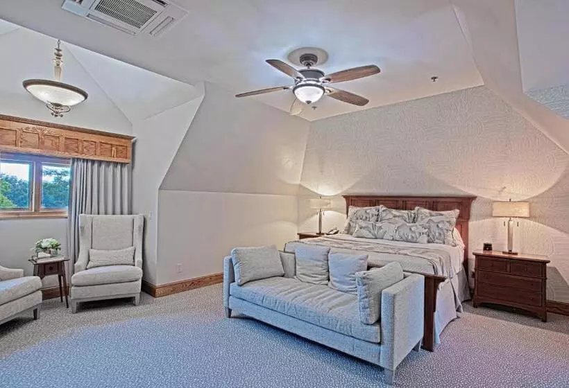 Retkeilymaja Bob Timberlake Inn At Chetola Resort