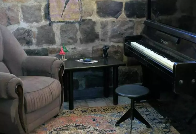 تختخواب و صبحانه Hye Aspet հայ ասպետ