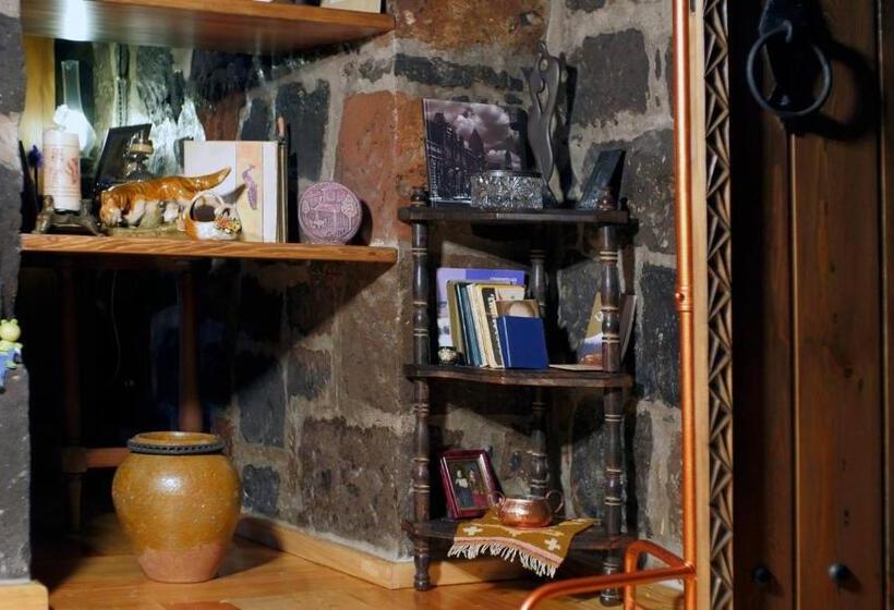 تختخواب و صبحانه Hye Aspet հայ ասպետ