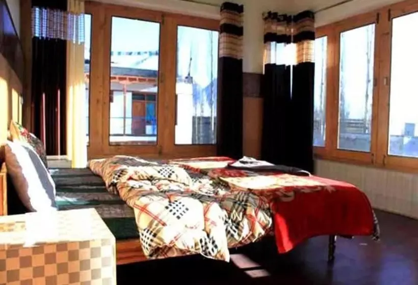 هتل Dolma Residency