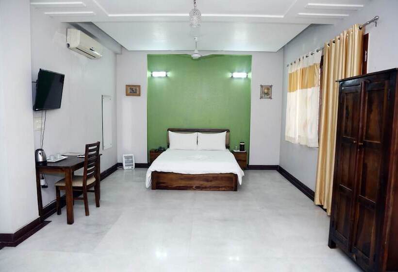 Hotelli J P Residency