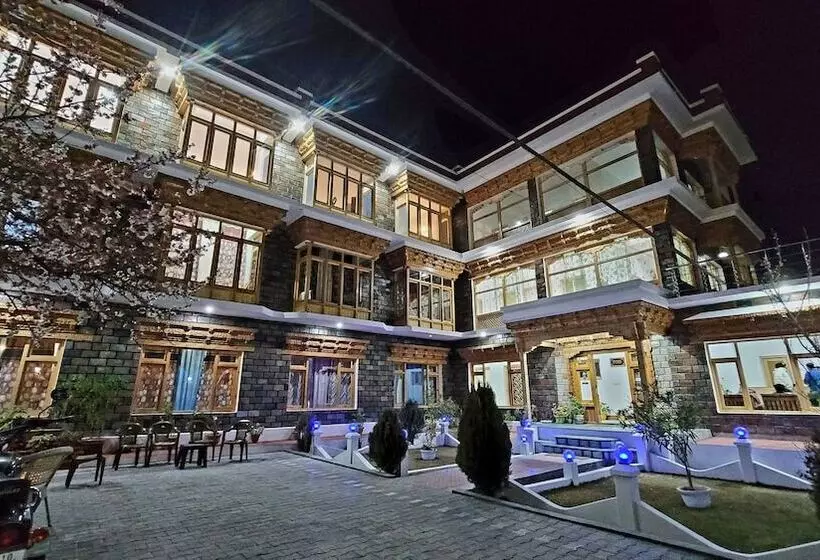 Hotel Jeevanam Villa