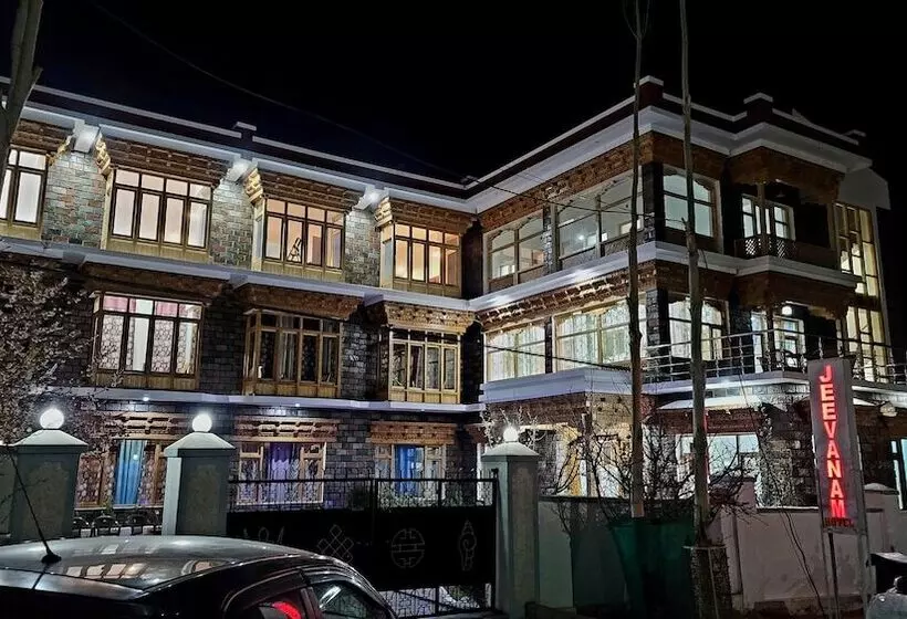 Hotel Jeevanam Villa