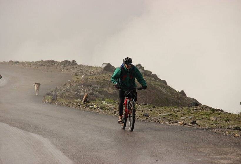 Отель Jeevanam Villa