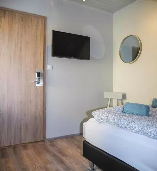 پانسیون Lava Guesthouse