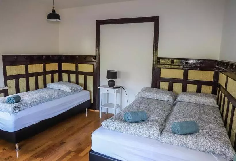 پانسیون Lava Guesthouse