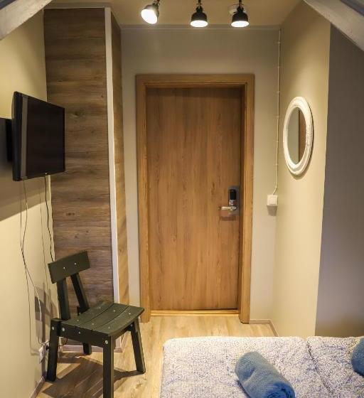 پانسیون Lava Guesthouse