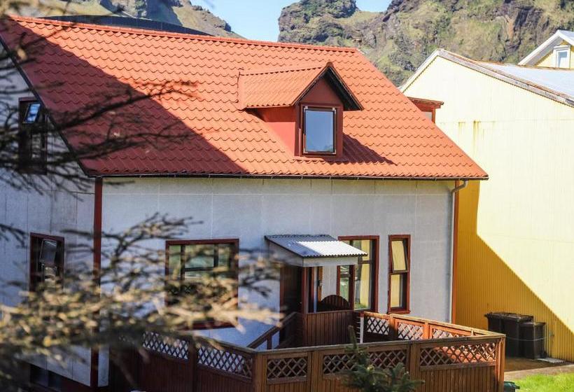 پانسیون Lava Guesthouse