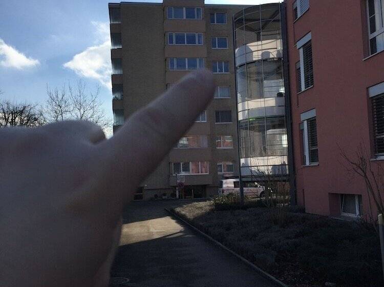 تختخواب و صبحانه Chez Sven Apartment