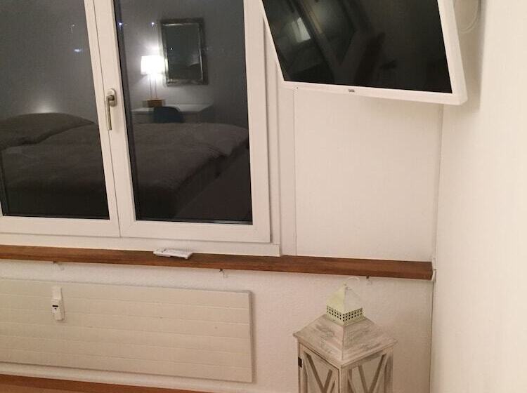 تختخواب و صبحانه Chez Sven Apartment