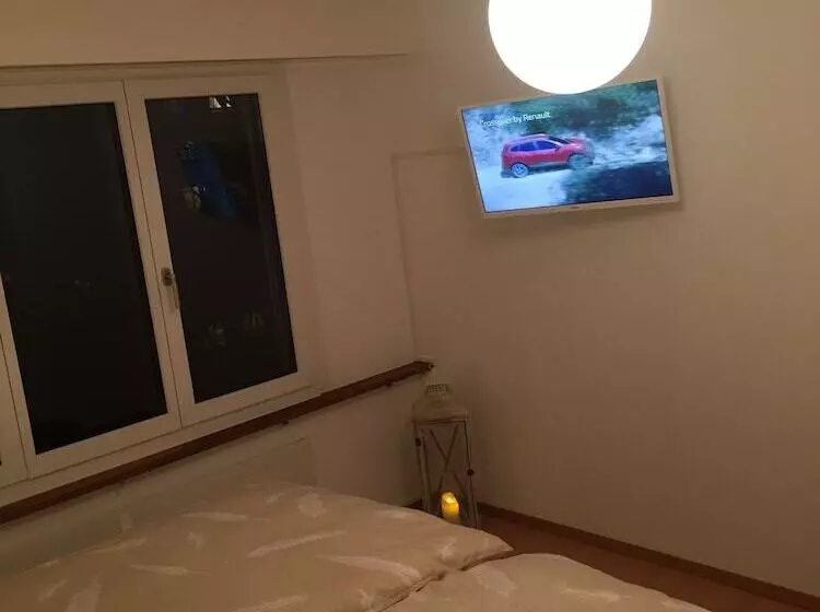 تختخواب و صبحانه Chez Sven Apartment