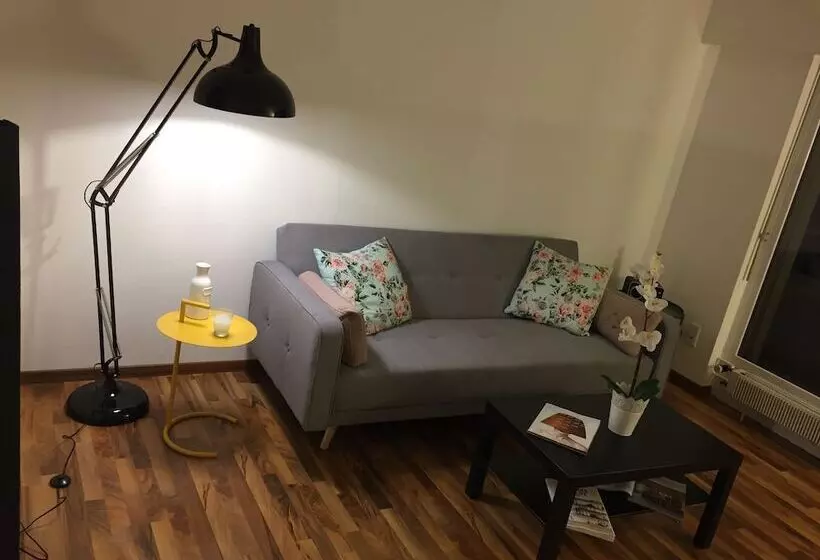 تختخواب و صبحانه Chez Sven Apartment