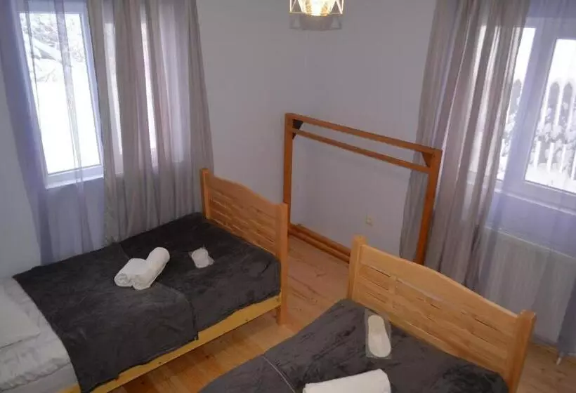 پانسیون Guest House Lashmina