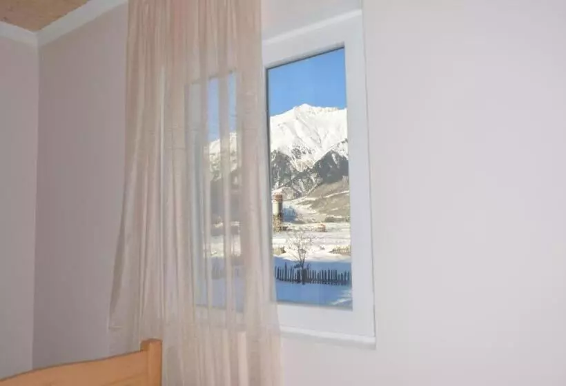 پانسیون Guest House Lashmina