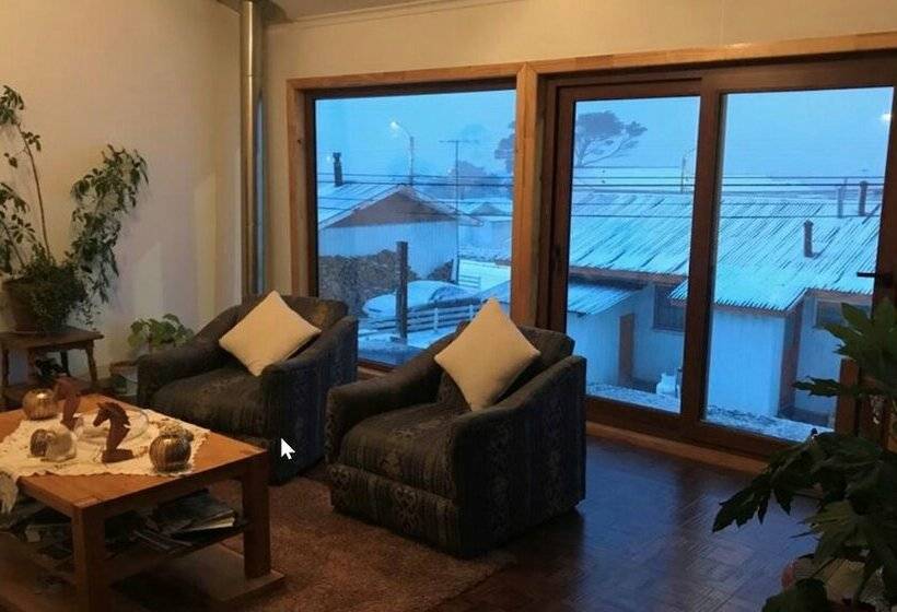 پانسیون Hostal Akainij