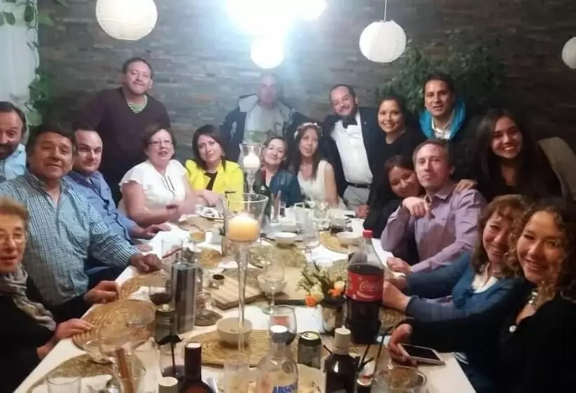 ペンション Hostal Akainij