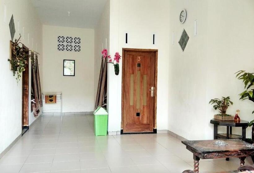 Albergue Penginapan Kahan