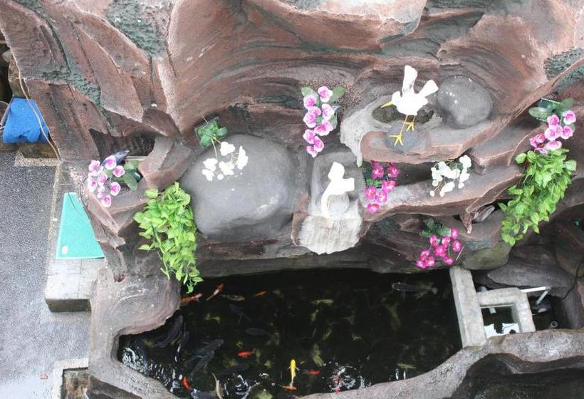 Пансион Double A Guest House