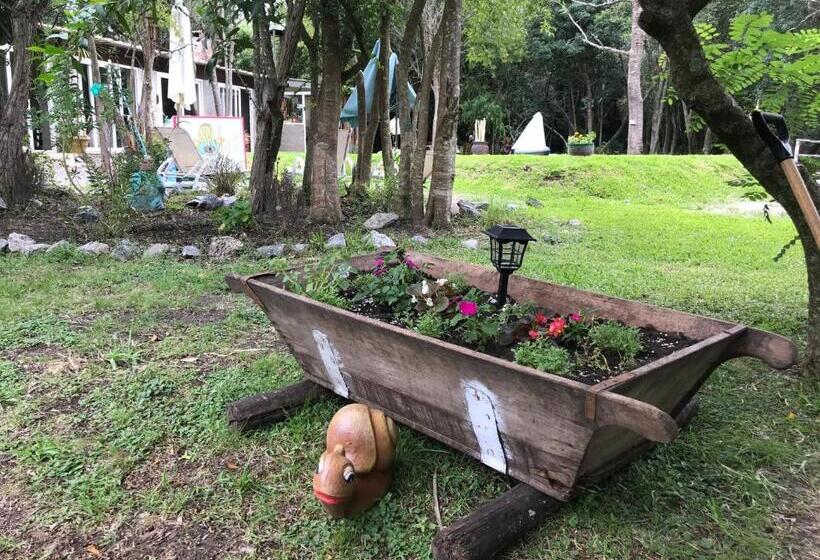 هتل Chacra La Escondida