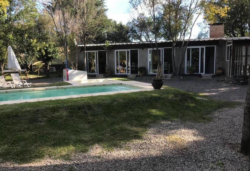 هتل Chacra La Escondida