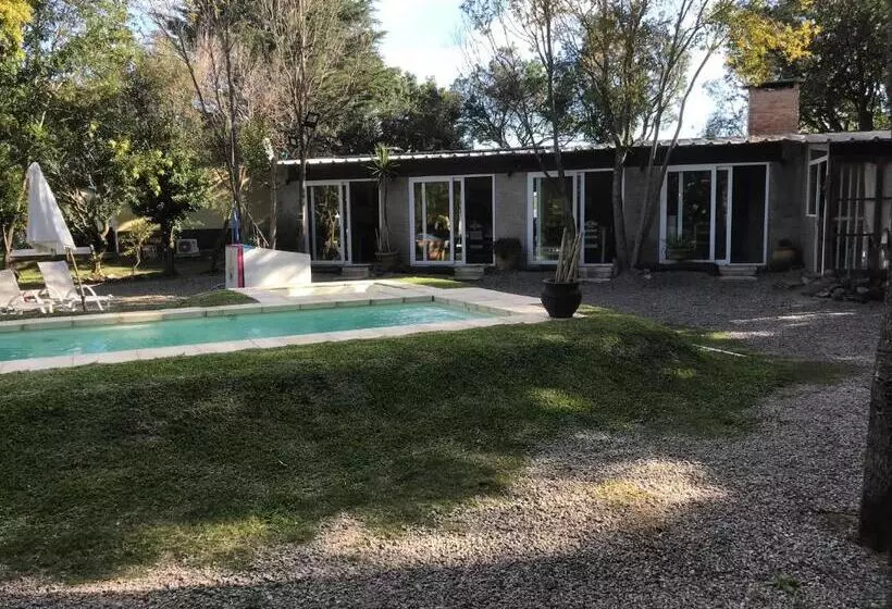 ホテル Chacra La Escondida