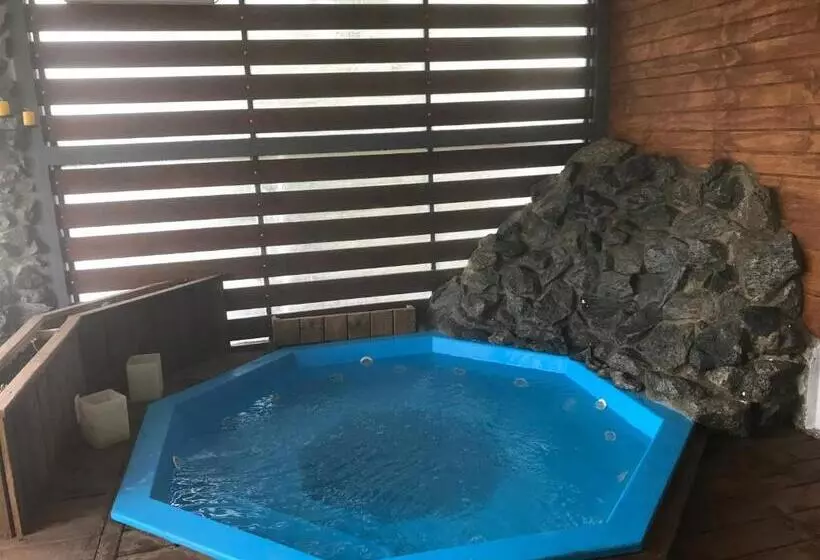 ホテル Chacra La Escondida