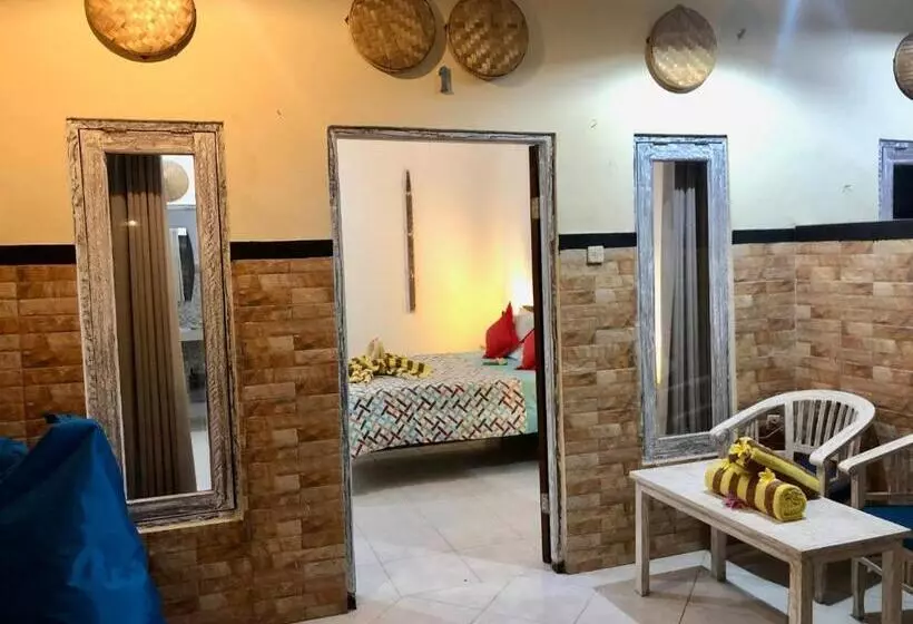 پانسیون The Nau Home