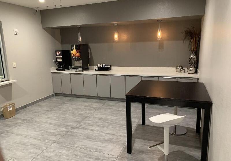 הוסטל Crystal Inn Sugarland