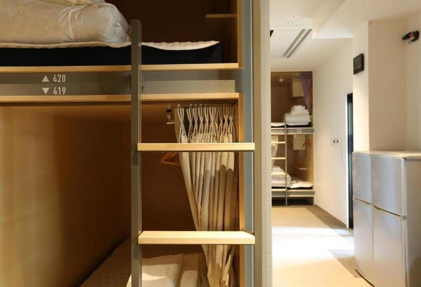 هتل کپسول Hostel Spica