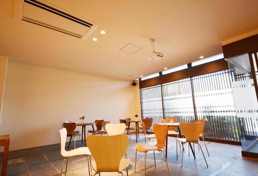 هتل کپسول Hostel Spica