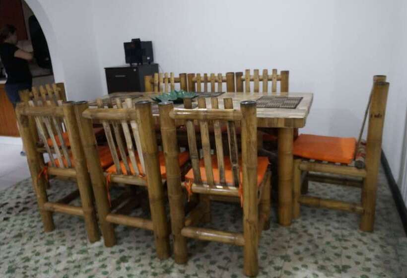 Pension (Hôtel basse catégorie) Santiago Dc Hostal