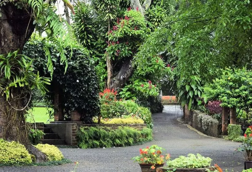 Majatalo Micklefield Bungalow
