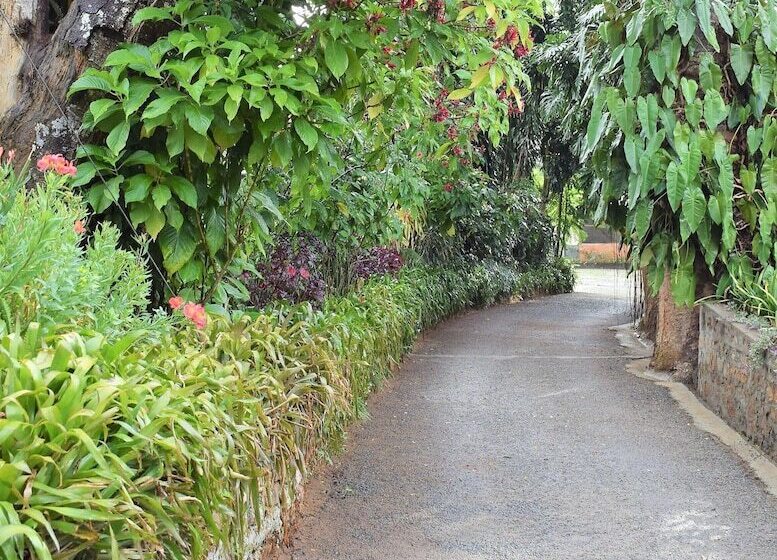 پانسیون Micklefield Bungalow