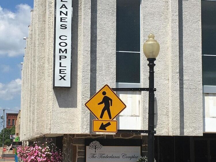 فندق The Stables Inn & Suites