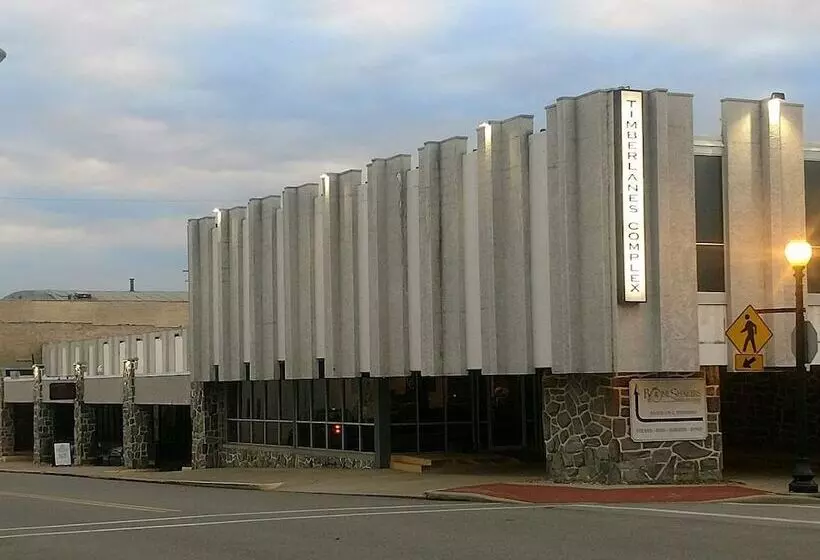 Hotelli The Stables Inn & Suites