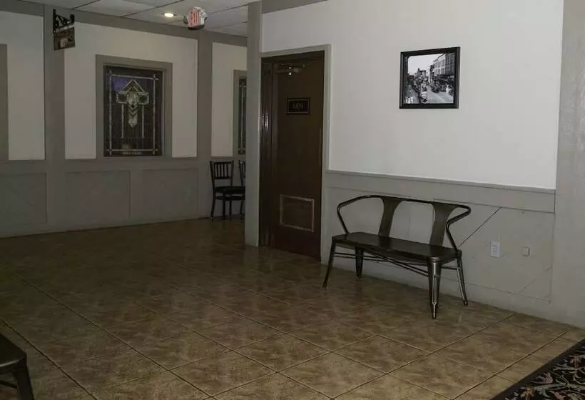 Hotelli The Stables Inn & Suites