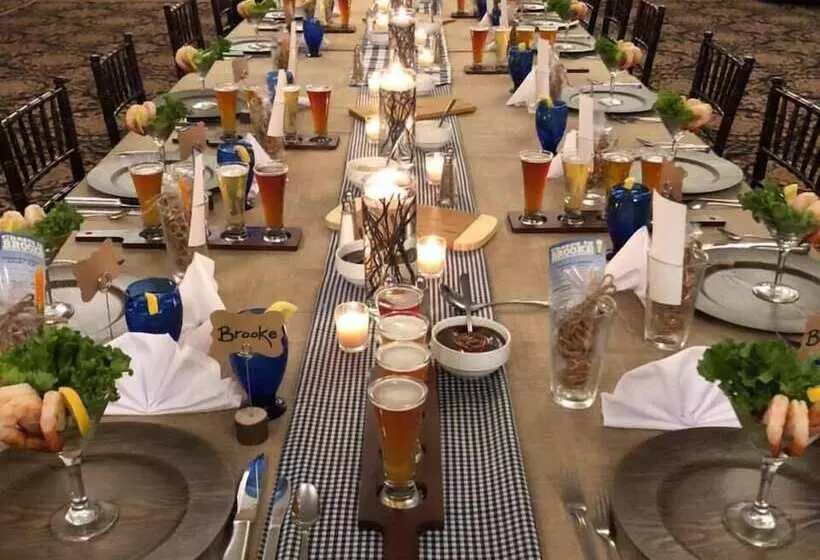 Hotelli The Stables Inn & Suites