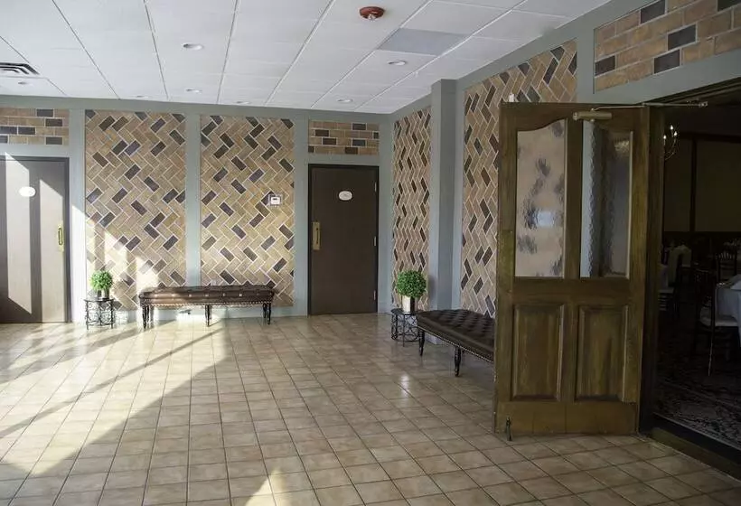 Hotelli The Stables Inn & Suites