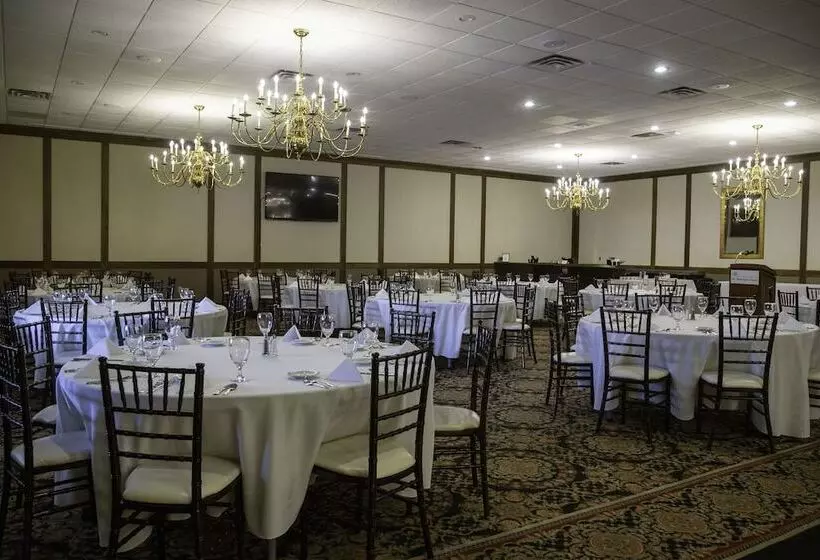 Hotelli The Stables Inn & Suites