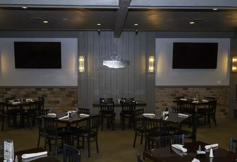 Hotelli The Stables Inn & Suites