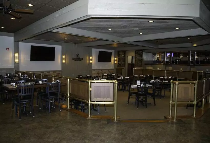 Hotelli The Stables Inn & Suites