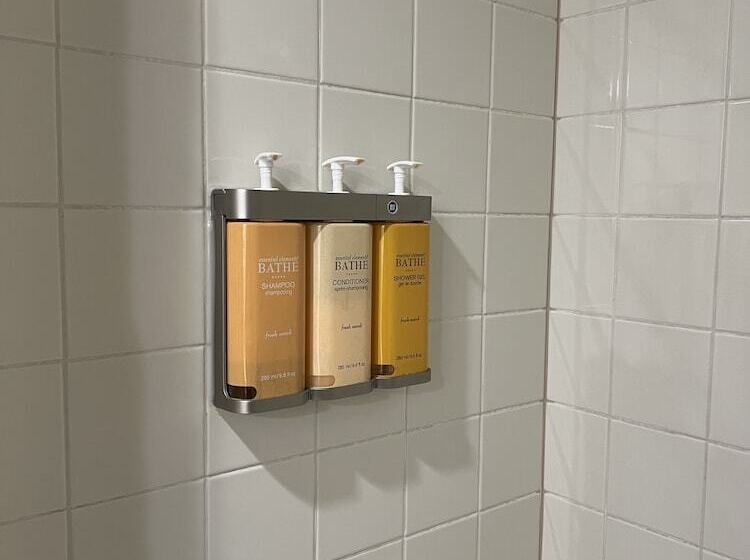 فندق The Stables Inn & Suites