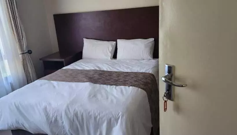 پانسیون Mandara Beeston Guest House