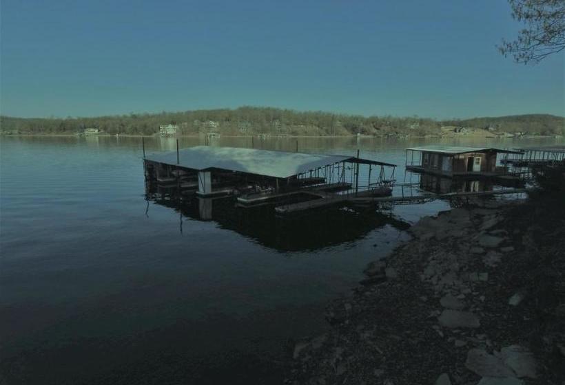 فندق صغير Wilsons On The Lake