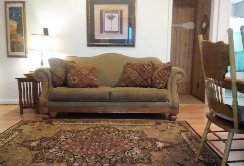 فندق صغير Wilsons On The Lake