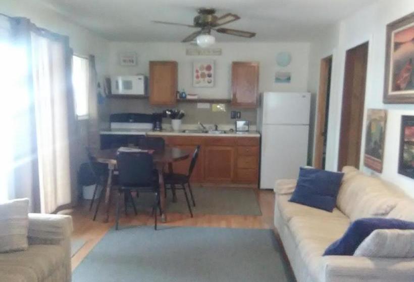 فندق صغير Wilsons On The Lake